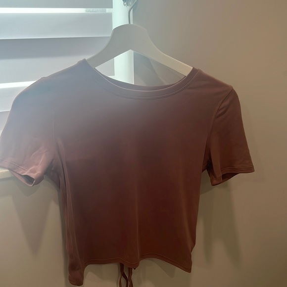 Lululemoon t-shirt, size 2 , peach color, very good condition. - Picture 1 of 5